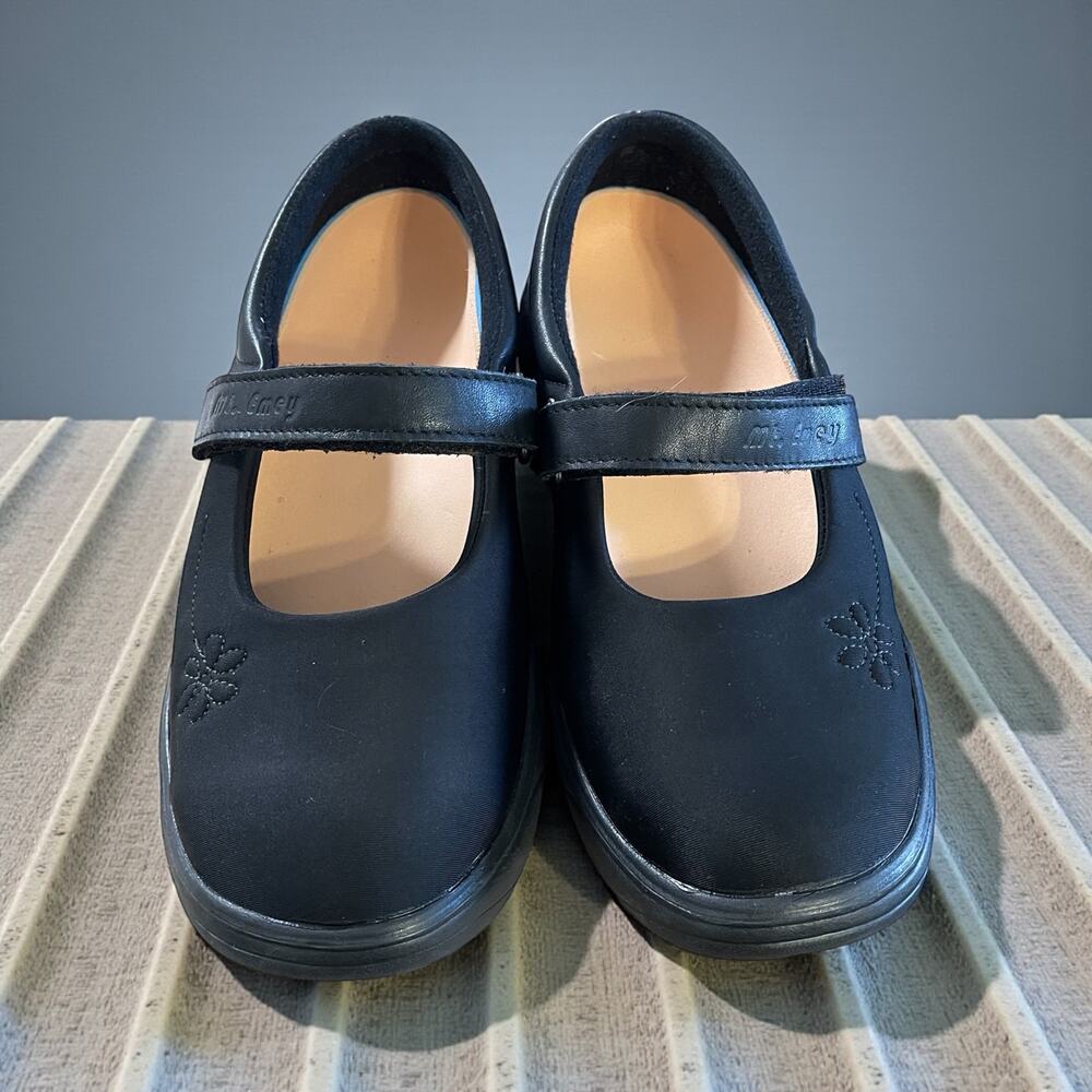 Mary Janes Black Woman's Support Cushioned Shoes Leather Sz 9.5 W Mt Emey
